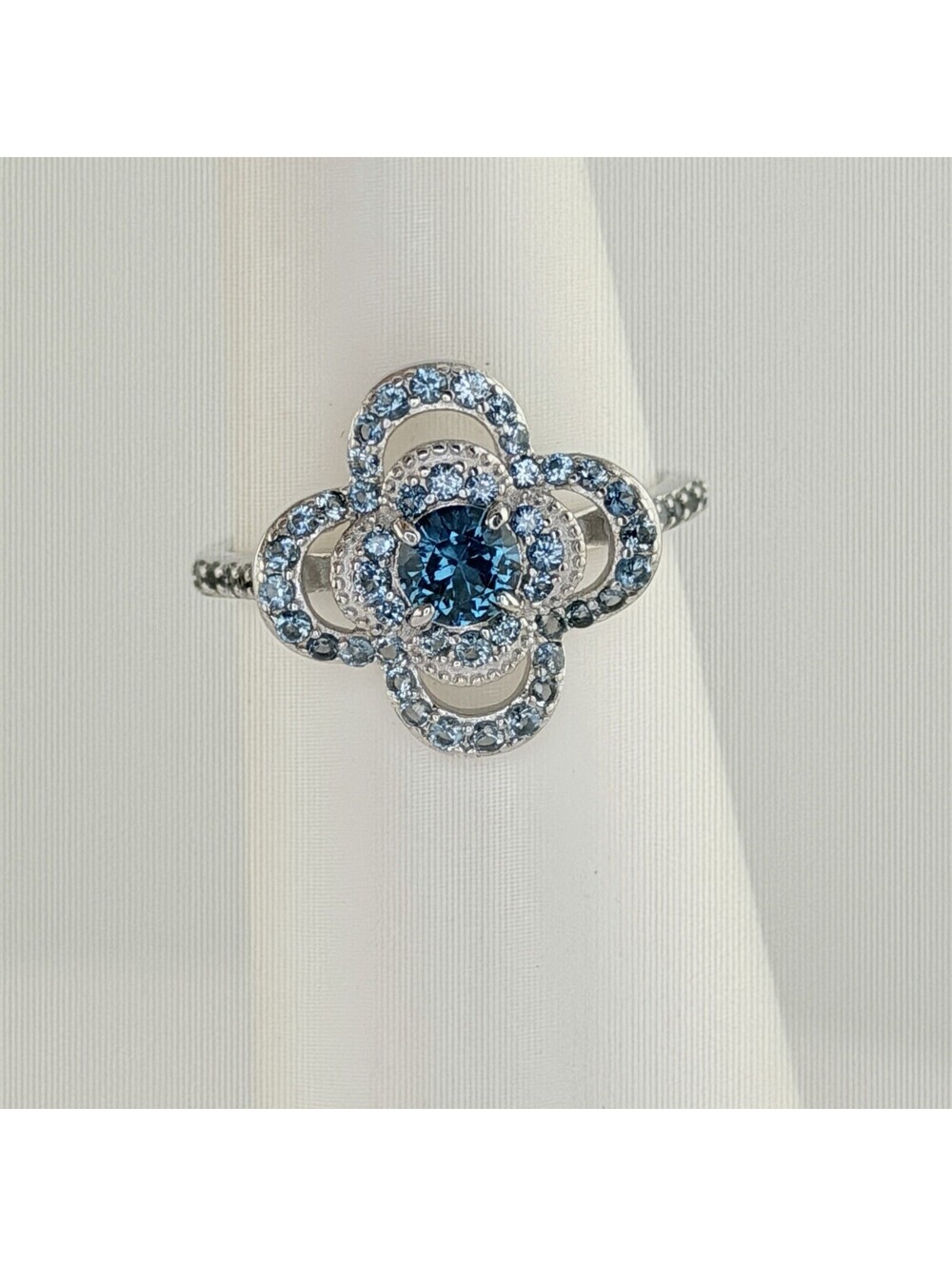 Bomb Party Ring Sz 9 "Maison Cloverette” London Blue on .925 w/Rhodium Clover